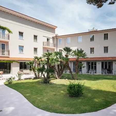 Hotel Marina Garden 4*